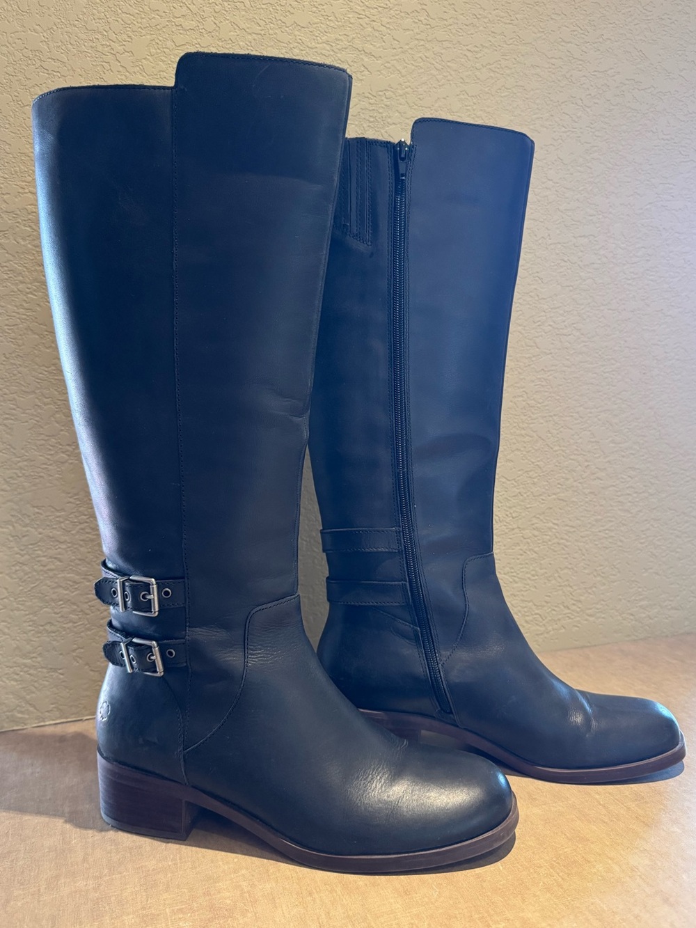 Lucky Black Knee-High Leather Riding Boots